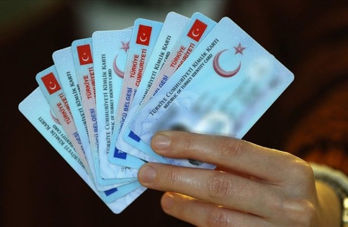 Ehliyeti yanında taşıma zorunluluğu sessizce kalktı: Milyonlarca sürücü habersiz