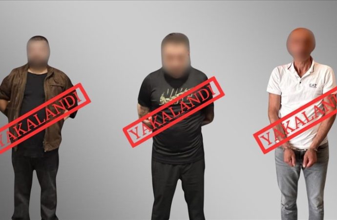 Kırmızı bültenle aranan üç kişi Türkiye’ye getirildi