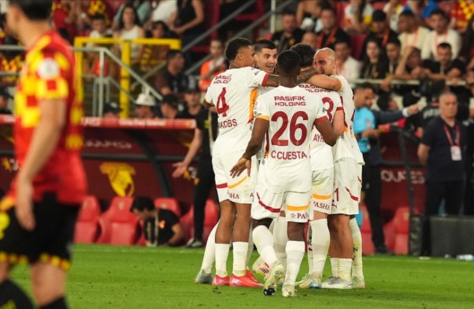Şampiyon Galatasaray Göztepe’yi iki golle geçti