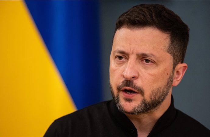 Zelenski: Ruslar 70 füze ve 300’e yakın İHA’yla saldırdı