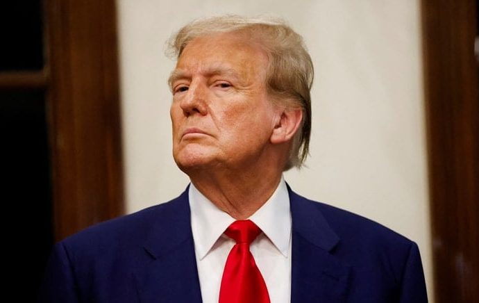 Trump ‘Derin devleti temizliyoruz’ dedi, 100 kişiyi işten attı