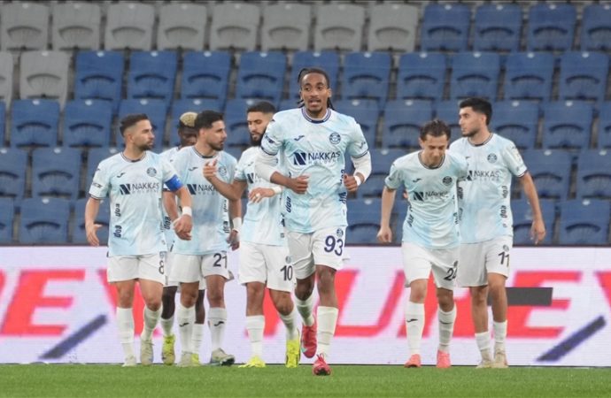 Küme düşen Adana Demirspor Süper Lig’de 3. galibiyetini aldı