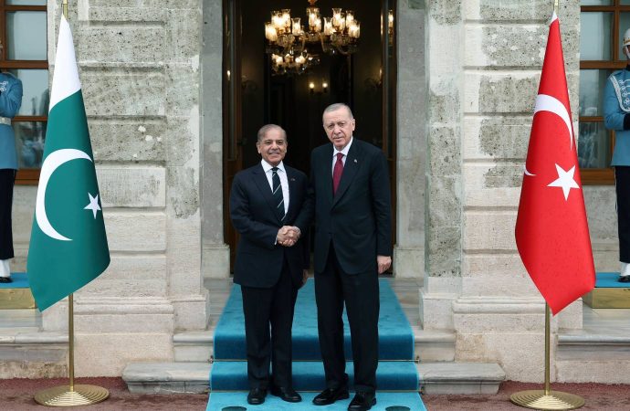 Erdoğan, Pakistan Başbakan’ı Şerif’i kabul etti: İki ülke arasındaki hedefimiz 5 milyar dolar ticaret hacmi