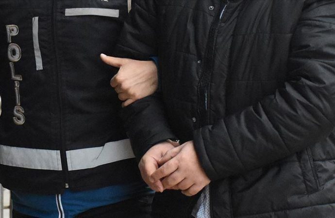 İzmir merkezli FETÖ operasyonu: 33 kişi gözaltında