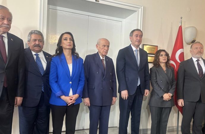DEM Parti-MHP görüşmesi: Bahçeli kapıda tokalaşarak uğurladı