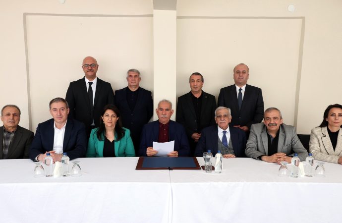 DEM doğrulamış: İmralı’ya üç PKK’lı daha nakledildi