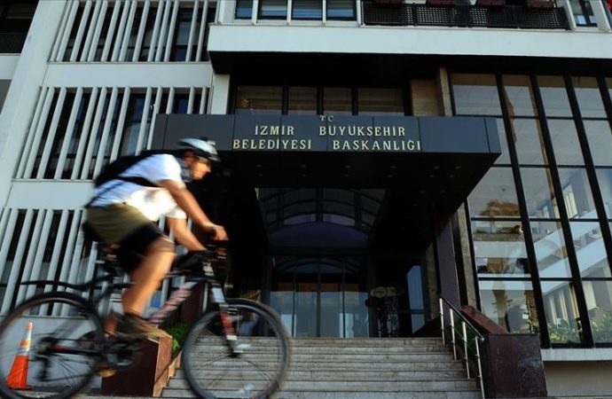 İzmir Büyükşehir Belediyesinde yaklaşık 23 bin işçi greve çıkıyor
