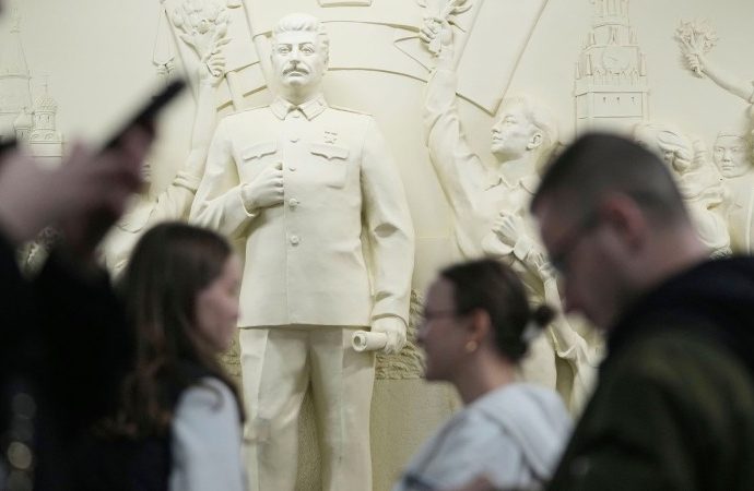 Stalin 60 yıl sonra yine Moskova metrosunda