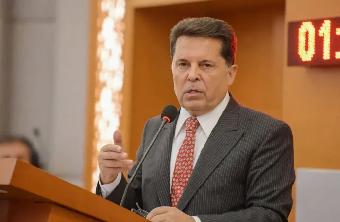 İdare mahkemesi ‘kayyım’ı AYM’ye taşıdı