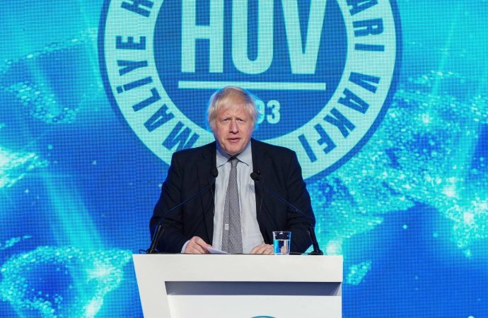 Boris Johnson’dan Türkiye’ye övgü: Değişimde İngiltere’yi geride bıraktı
