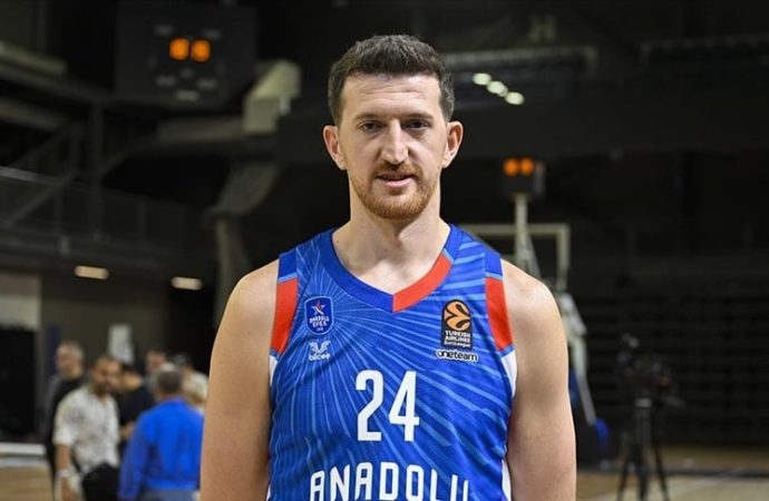 Ercan Osmani Efes’le sözleşme tazeledi