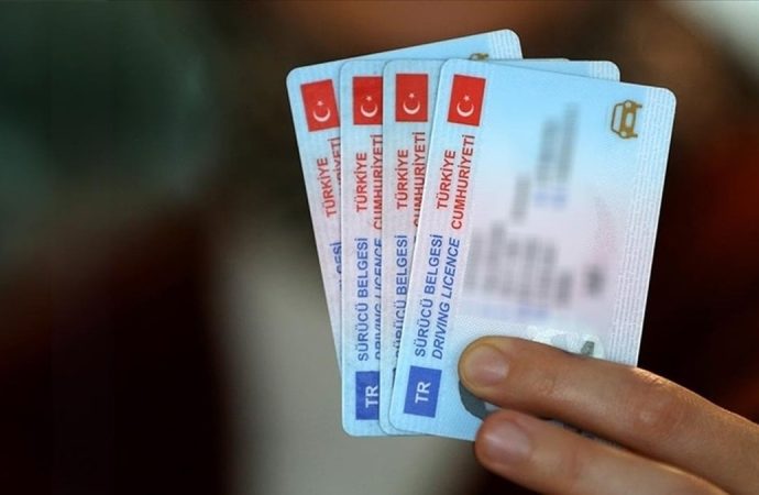 Ehliyet yenilemek için son iki ay:  Fiyatı bir günde 15 liradan 7 bin liraya çıkacak