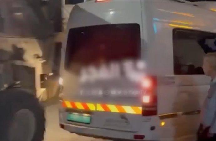 İsrail askeri aracı Batı Şeria’da hac otobüsüne ‘kasten’ çarptı