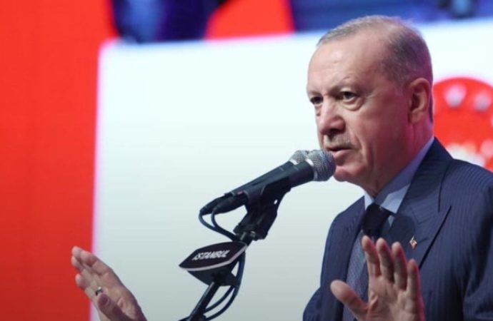 Erdoğan adaylık tartışmasını bitirdi: ‘Hak vaki olana kadar buradayız’