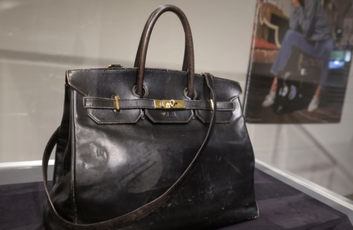 Meraklısı kaçırmasın: Bütün Birkin Çanta’ların anası satılıyor