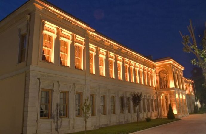 ‘Çalışma ofisi’ diyen dilinizi eşek arısı soksun