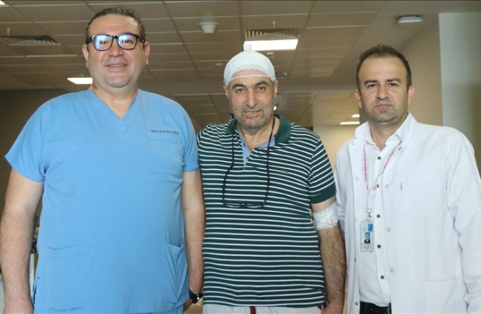 Parkinson hastası 14 yıl sonra beyin piliyle kurtuldu