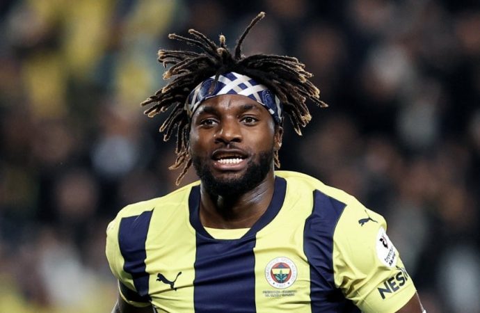 Allan Saint Maximin Fenerbahçe’ye veda etti