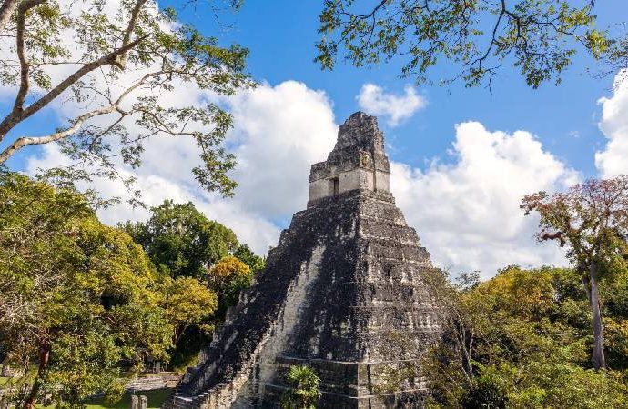 Guatemala ormanlarında üç bin yıllık kayıp şehir keşfedildi