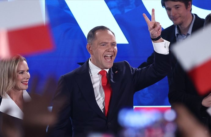 Polonya’da AB karşıtı Nawrocki cumhurbaşkanı oldu