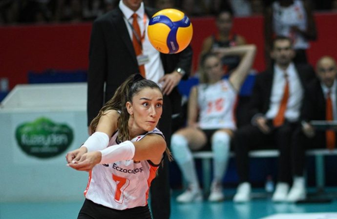 Hande Baladın, Fenerbahçe’ye geldi