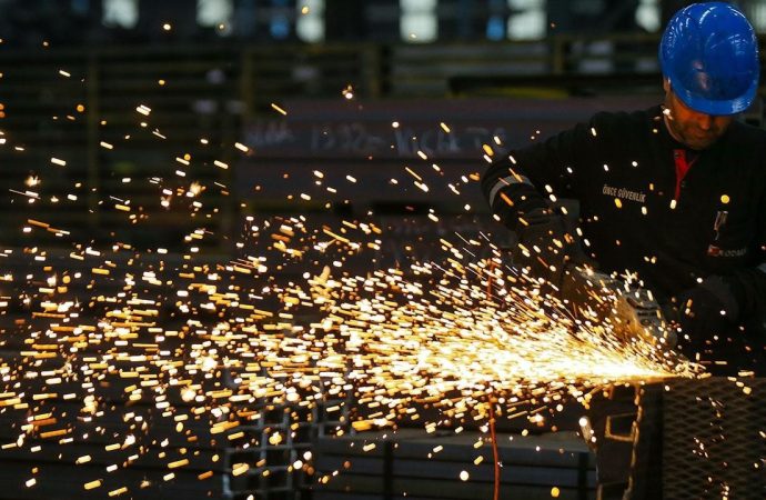 İmalat PMI 14 aydır eşik değerin altında