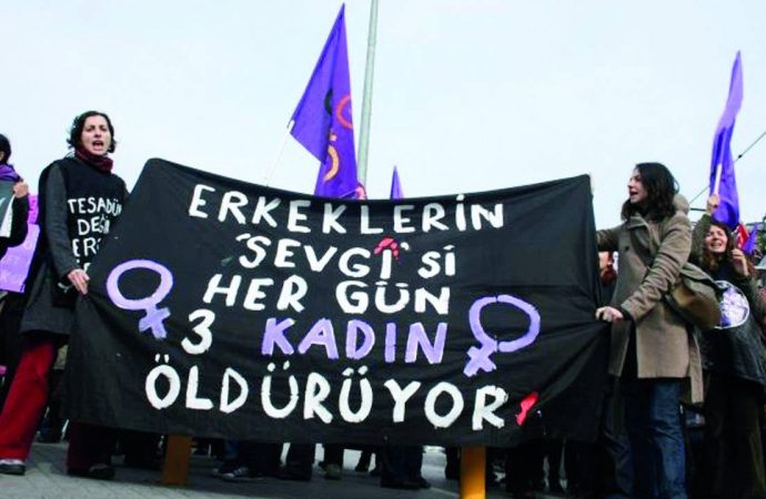 Kadının katili en yakınında ve erkek