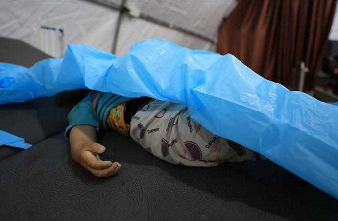 İsrail’in Gazze’deki saldırılarında 12 Filistinli hayatını kaybetti