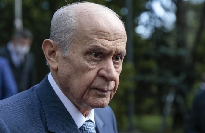Bahçeli seçim sistemi ve siyasi partiler kanununun da değişmesini istedi