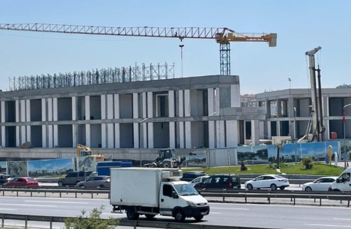 İtirafçı olup çıktı, AVM’si de tam gaz yükseliyor