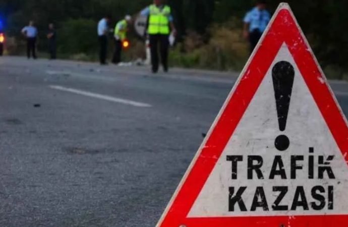 Otomobille ambulans çarpıştı, bir kişi öldü
