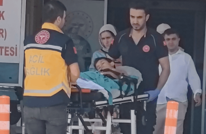 Çocuk kurban bıçağının üstüne düştü