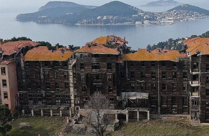Büyükada’daki dev Rum Yetimhanesi nihayet otel oluyor