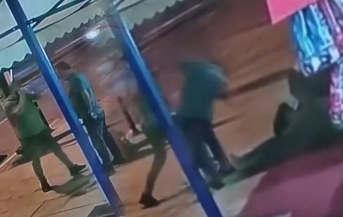Önce yumruk attı, sonra kalp masajı yaptı