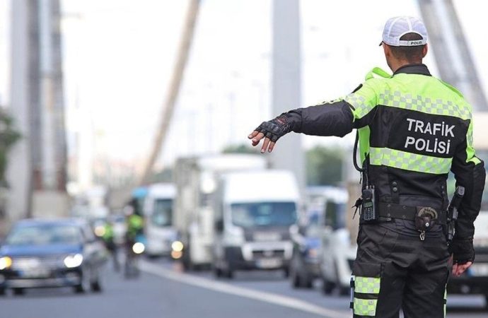 Yerlikaya bayramın dört gününün kaza bilançosunu açıkladı: 32 can kaybı
