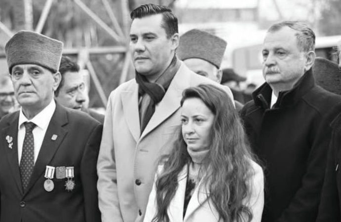 Hasan Şaş’tan Zeyrek’e şiirli veda: Haziranda ölmek zor!