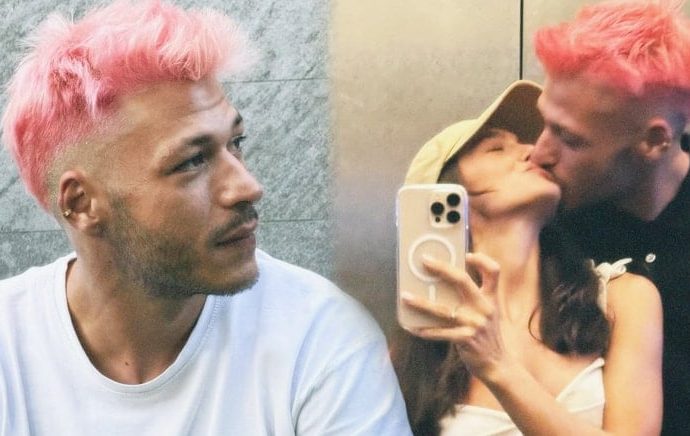 Makineyi aldı, sevgilisinin pembe saçlarını kesti