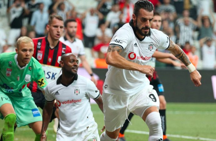 Süper Lig’in gol kralıydı, 3. Lig’e imzayı attı