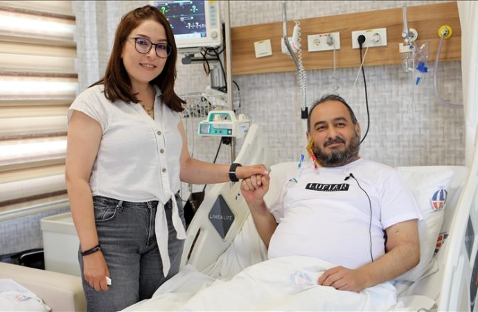 Diyalizde başlayan aşk çifte böbrek nakliyle taçlandı