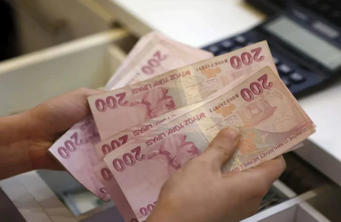 Zam öncesi yarış: 15 bin liralık maaşa 25 bin lira promosyon