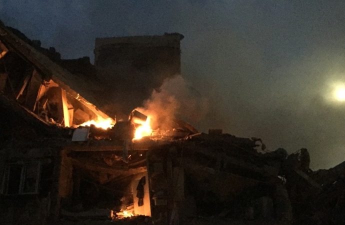İsrail: Füze atmaya devam ederlerse Tahran yanacak