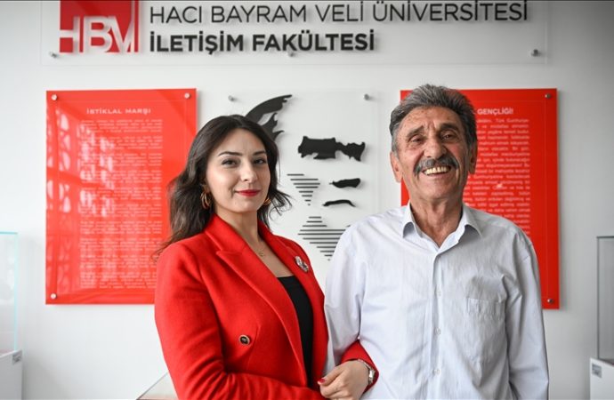 50 yıl sonra: Avukat kızıyla aynı sınıfta gazetecilik okuyor