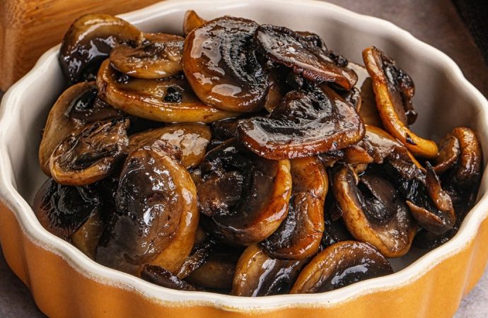 Et kadar besleyici: Mantar yiyin, yedirin
