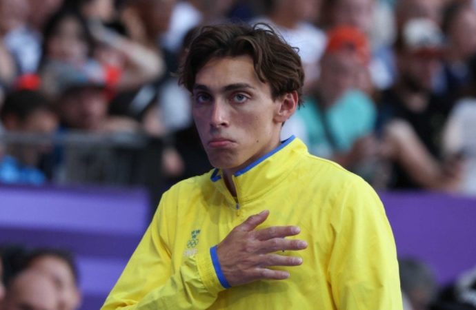 Duplantis 12. kez dünya rekoru kırdı