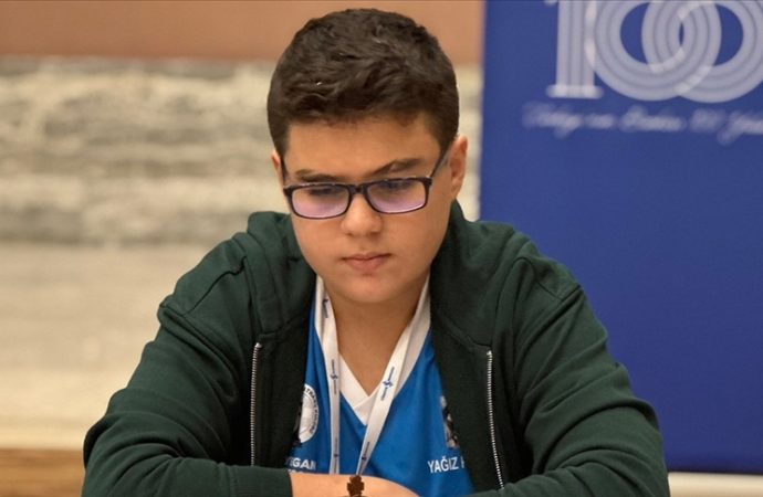 Yağız Kaan Erdoğmuş Dünya Satranç Şampiyonası’nda masa birincisi oldu