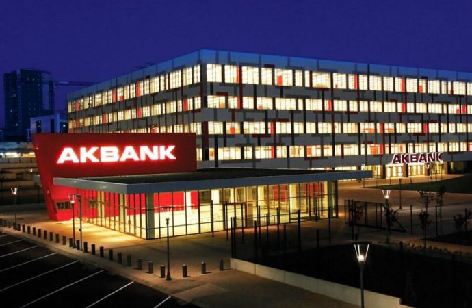 Akbank 3,5 milyarlık alacağını 765 milyon TL’ye sattı