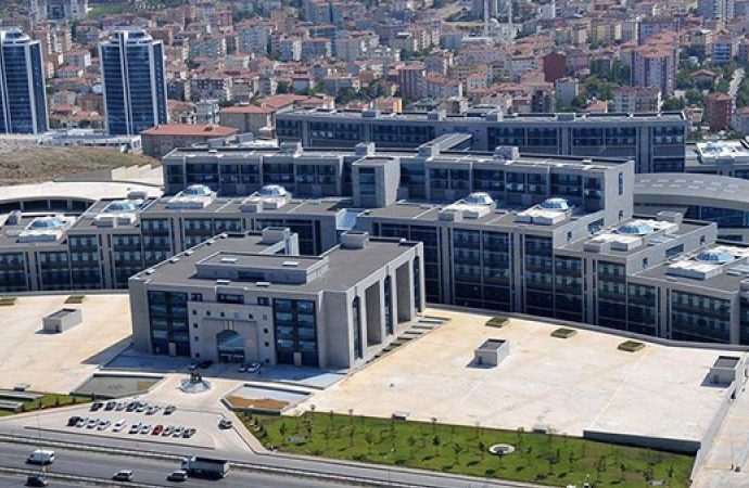 Sahte evrakla dolandırıcılık yapan avukat adliyede yakalandı