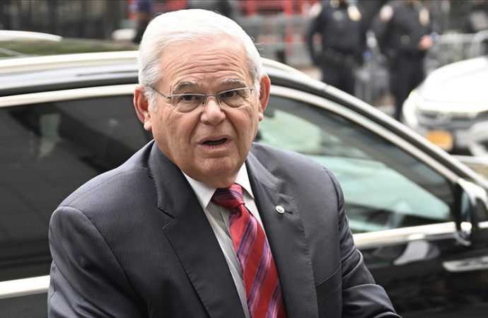 Amerikalı eski Senatör Menendez hapse giriyor: 11 yıllık cezasını çekecek