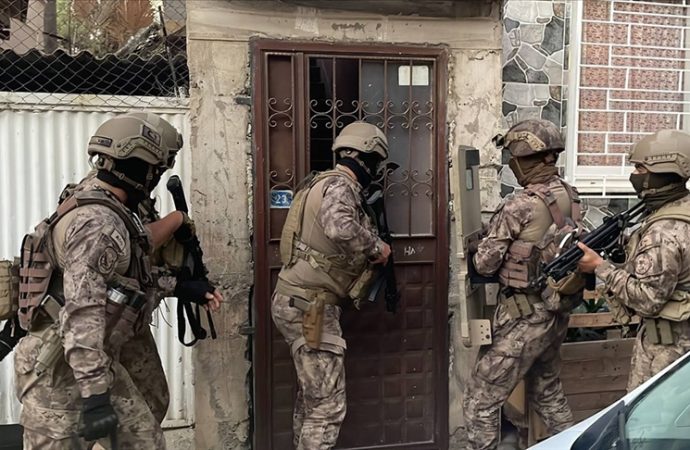 DEAŞ operasyonunda 14 gözaltı