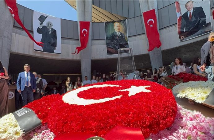 Demirel anıldı